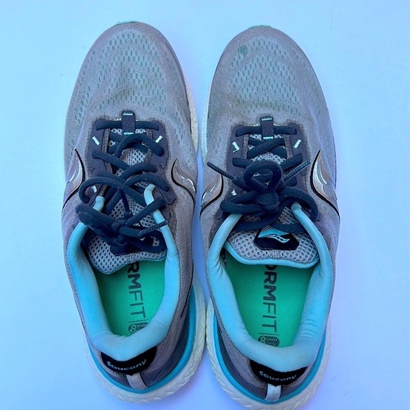Saucony Shoes - Women’s Saucony Triumph Running Shoes Size 11